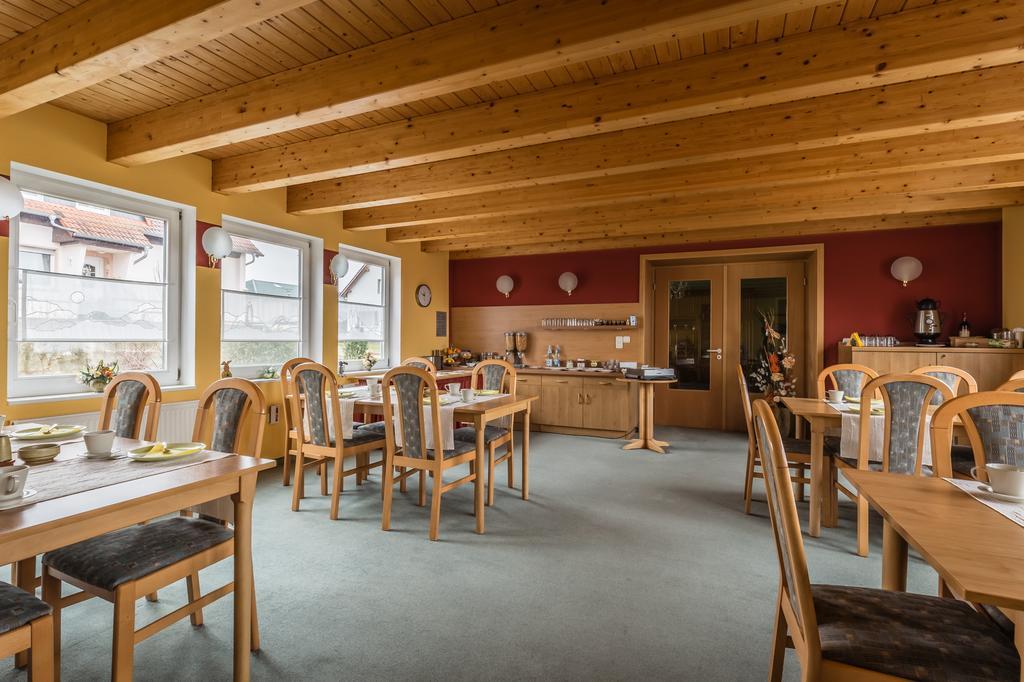 Hotel-Pension Am Rosarium Sangerhausen Exteriér fotografie