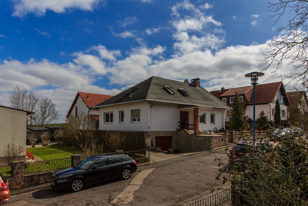 Hotel-Pension Am Rosarium Sangerhausen Exteriér fotografie